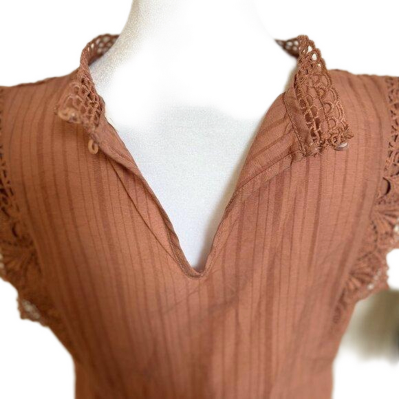 Embroidered Rust color top by MINE, Cap sleeves, Lace finishes, size Med - Picture 8 of 10